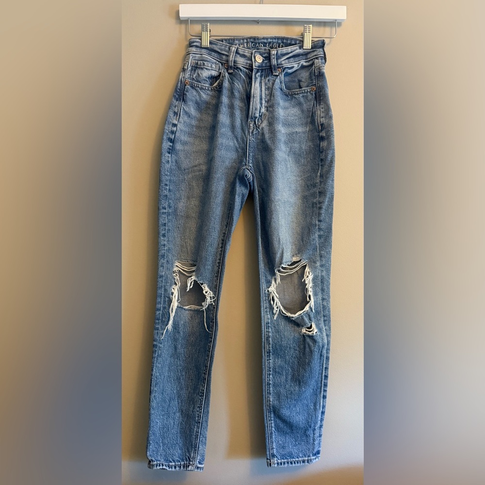 American Eagle Women’s Blue Distressed Mom Jeans - Size 000 Short
